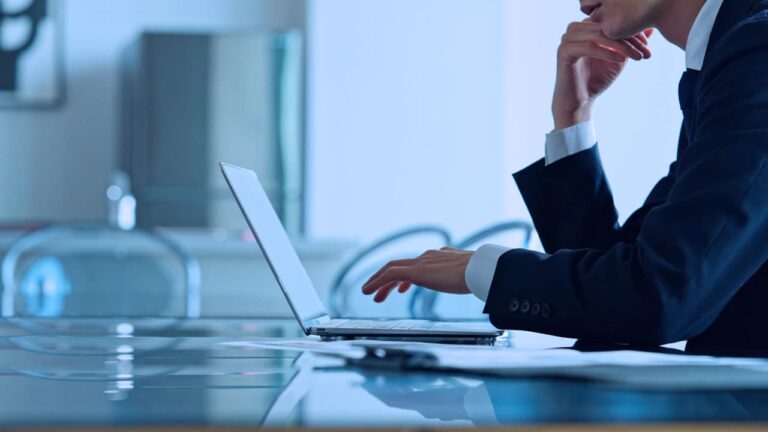 反社チェック担当者に着任した際に押さえるべき基礎知識│ディー・クエスト